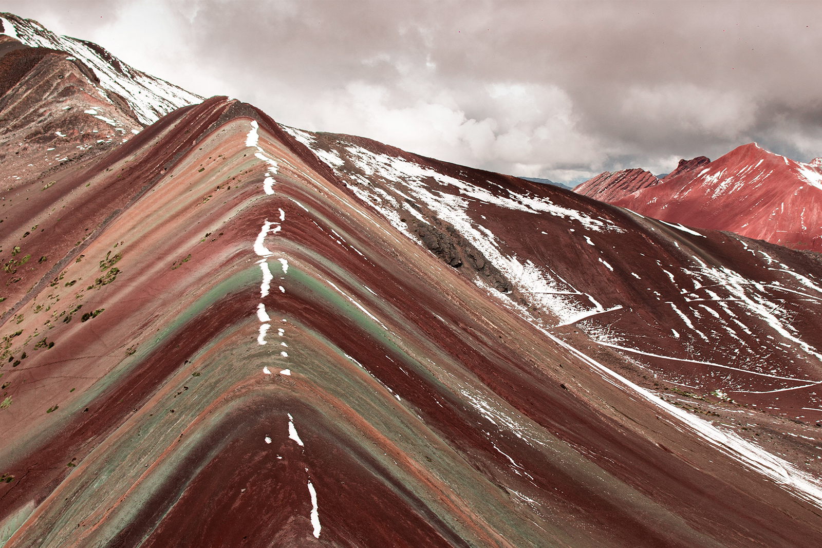 Montaña de Siete Colores: El encanto de los Andes